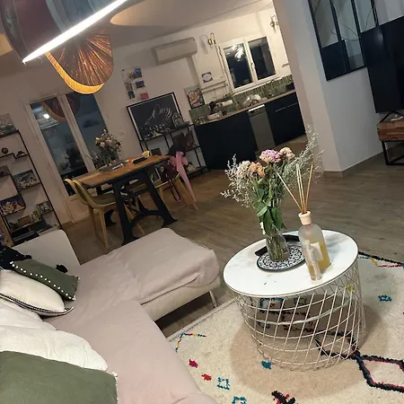 Maison *